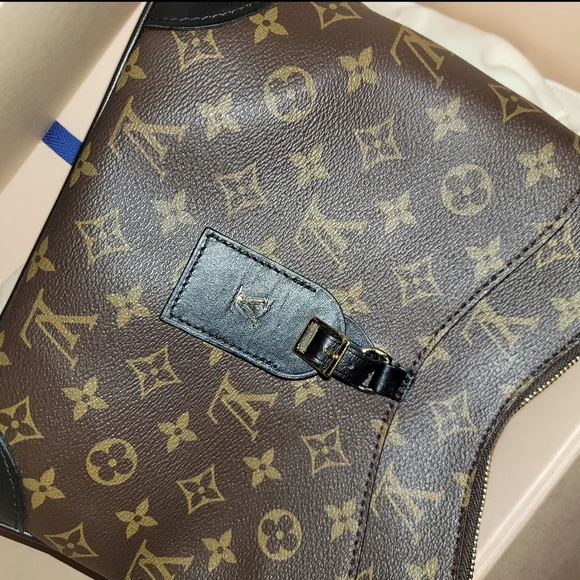 **SOLD**Authentic Louis Vuitton Odeon PM - Picture 4 of 13